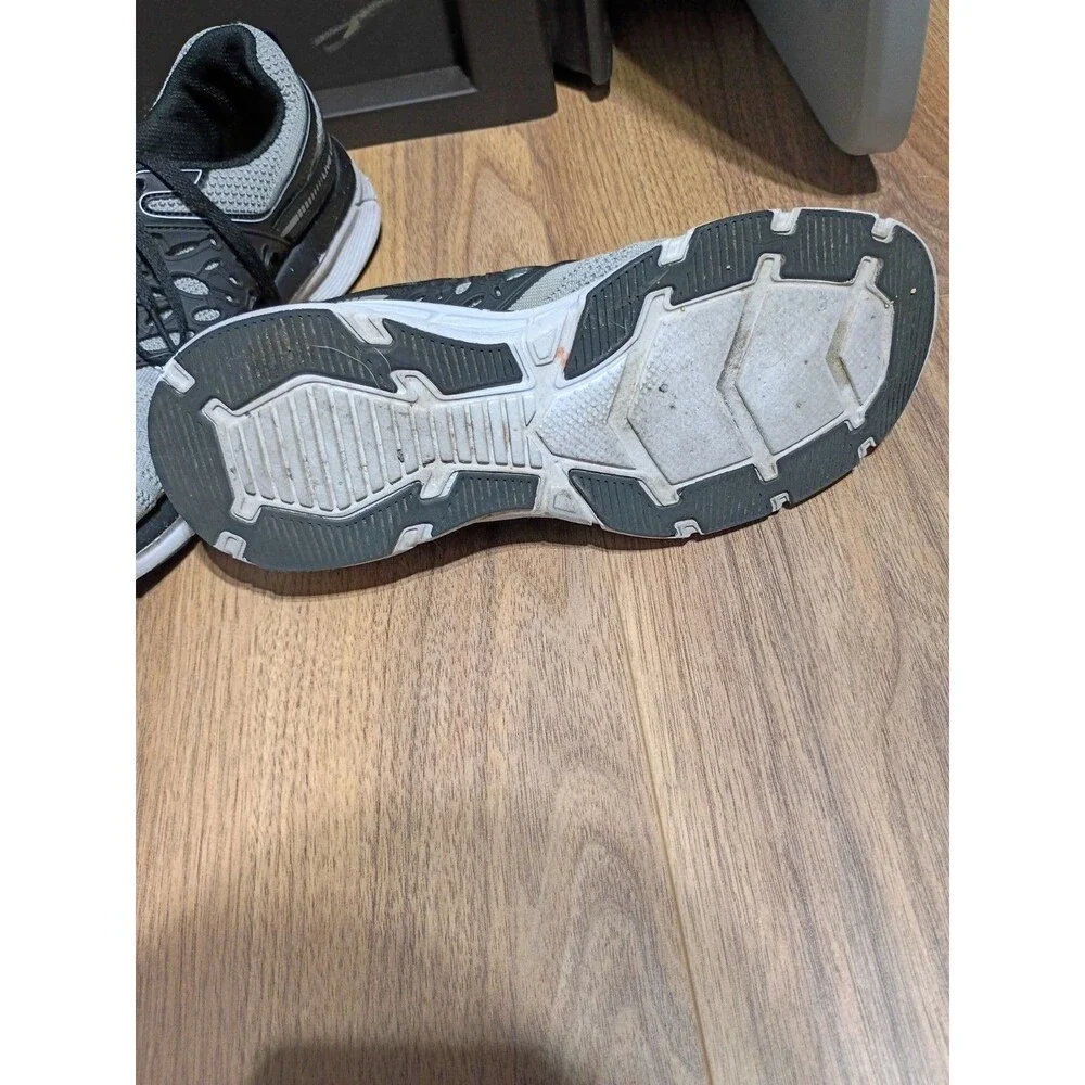 Men's Grey And Black Tennis Shoes Size 10.5w Good Condition